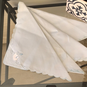VINTAGE EMBROIDERED‎ NAPKINS set of 4, blue, beautiful appliqués and handcrafted